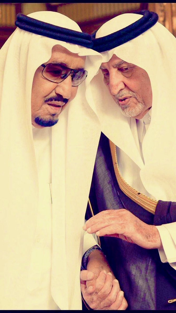 AlharthiFawaz's tweet photo. الدوله العظمى على راس قمّه:
نعم القياده، والفكر، والسياسه

صورة ملك بالحكمه يْقود الامّه:
مع مستشارٍ ذرب، ياقوّ باسه

تشابكت يمناه في كفّ عمّه:
الكلّ منهم ينهل الطيب راسه

تشاورو حول الامور المهمّه:
راس السياسه يستمع للفراسه
.
ابيات الشاعر :عبدالرزاق الذيابي

@rezq_54 🇸🇦 https://t.co/L0AramZAXM