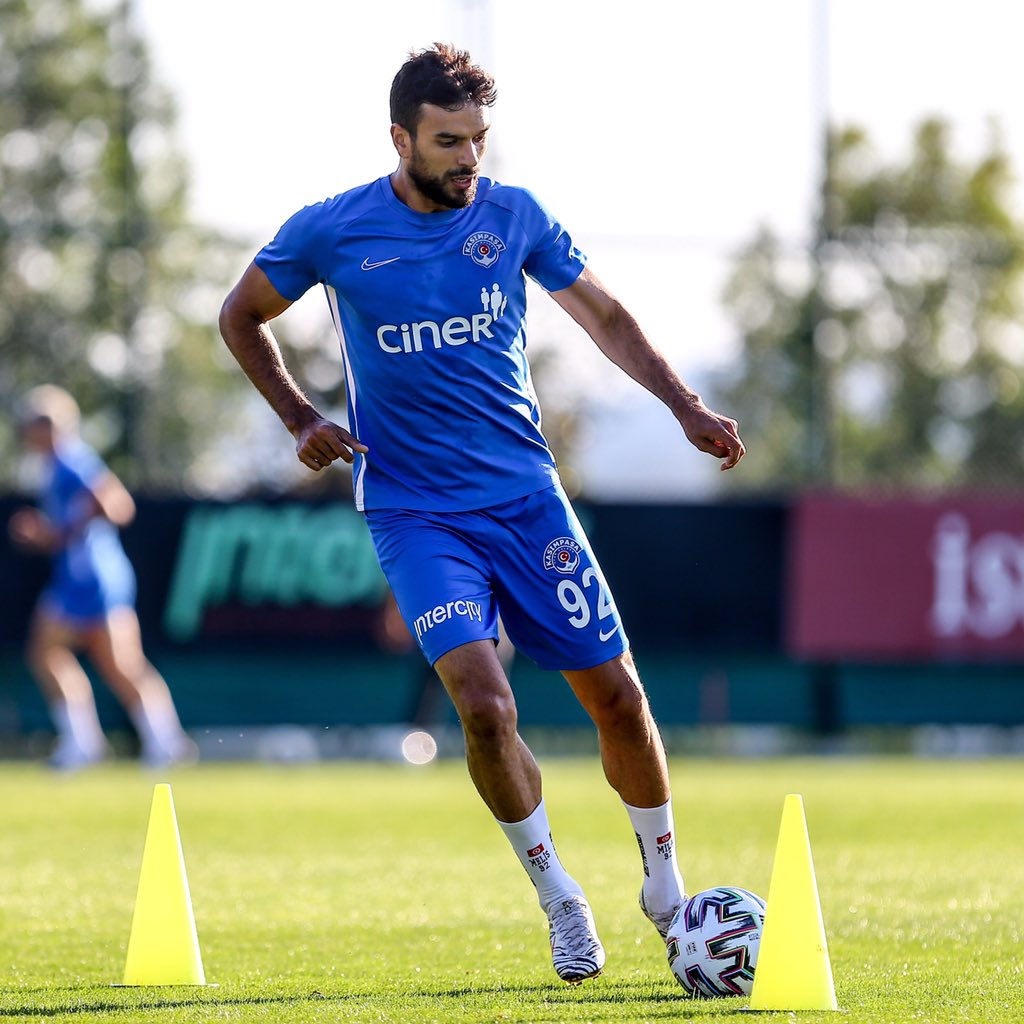 kasimpasa's tweet photo. ⚽🏃‍♂️ Kasımpaşamız yeni sezon hazırlıklarına devam ediyor.

#Kasımpaşa ⚪🔵 https://t.co/Ycp1UVSv59