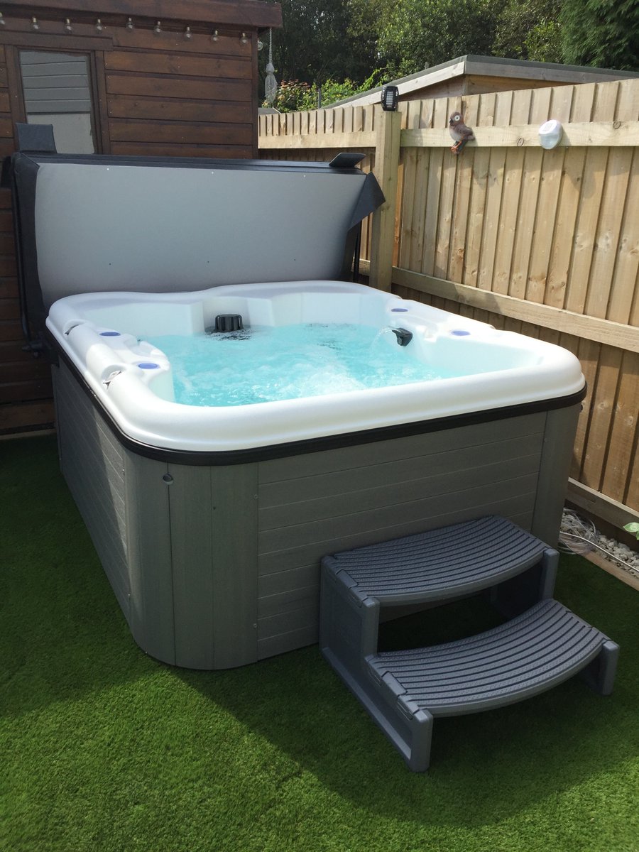 cornwallpools's tweet photo. Beautifull little Cove Retreat installed just down the road today. What a great looking spa combined with an incredibly competitive price and some of the best warranties on the market. We have one very happy customer! https://t.co/OORY1Pib38