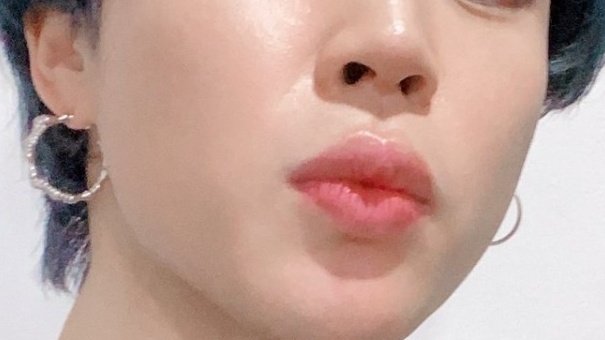 JAMJAMPICS's tweet photo. thinking about jimin’s rosy cheeks :( https://t.co/HNz4Q25WGb