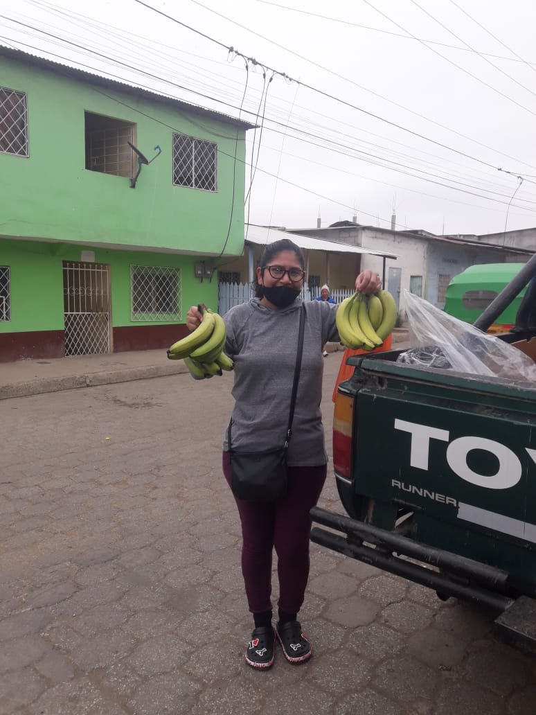 FundacinANMARO1's tweet photo. Bajo la coordinación del Dr. Stalin Chichanda Seguimos llevando una pequeña entra de alimentación a nuestros ciudadanos, gracias a nuestros benefactores anónimos que se hacen presente con sus donativos.@Milindoposorja @cynthiaviteri @ottosonnenh @Kleicer17 @AlexaPrensa https://t.co/htWbWe3igD