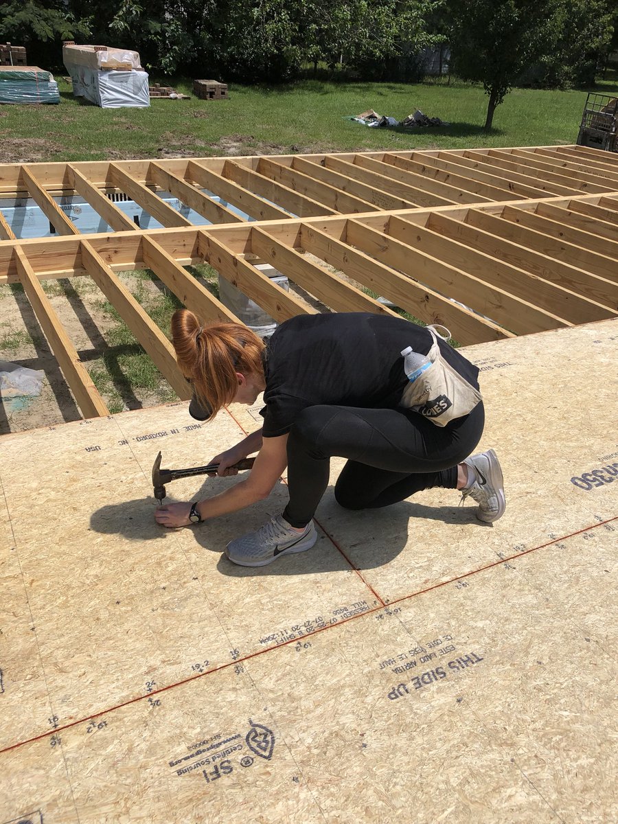 umo_SAdev's tweet photo. @Habitat_Gboro building week, day 2! 

#TrojanSports 

@UMOAthletics @UMOMVB @umogolf @umo_mens_soccer @UMO_W_Soccer @UmoWrestling @UMOWVB https://t.co/ULUozeMOqJ