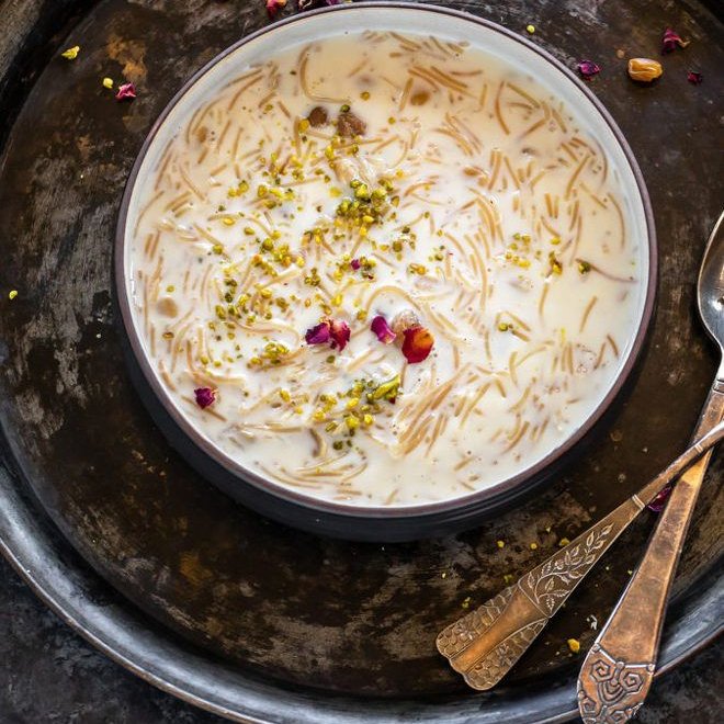 beelzebub - payasami think payasam is also called kheer in other parts of india... it's a classic desert!! i usually have it with vermicelli and golden raisins, but i know sometimes people also make it with sabudana (tapioca pearls) and also cashews!!