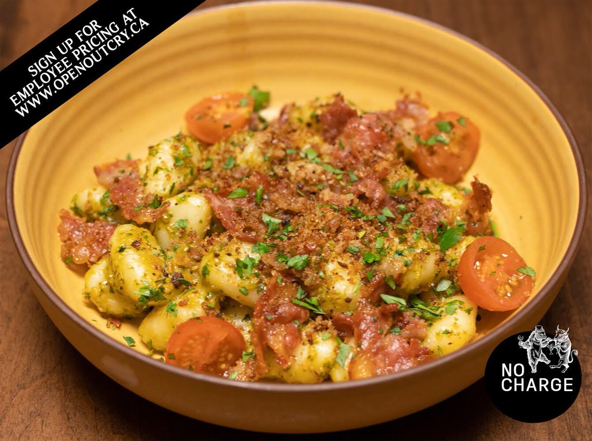 openoutcryca's tweet photo. GNOCCHI AL PESTO DI MANDORLE - Almond pesto, potato gnocchi, cherry tomato, crispy spianata piccante, parsley 🍴

Buy a beverage and get a FREE meal • Wed- Fri, noon to 7pm

#openoutcry #employeepricing #pastas #cocktails #vancity #downtownvancouver #vancityeats #lunch https://t.co/PnlgCdx8BC