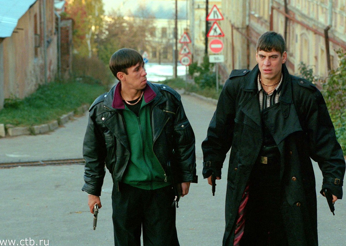 SenorWargo's tweet photo. #DeadMansBluff #AlekseiBalabanov homenajea el cine de  Quentin Tarantino y sobre todo de Guy Ritchie para rodar una sátira que habla sobre las mafias que aparecieron en Rusia, tras la caída del muro y que controlaban el país. Mucha violencia y sentido del humor se dan cita aquí. https://t.co/axo9WevPpw