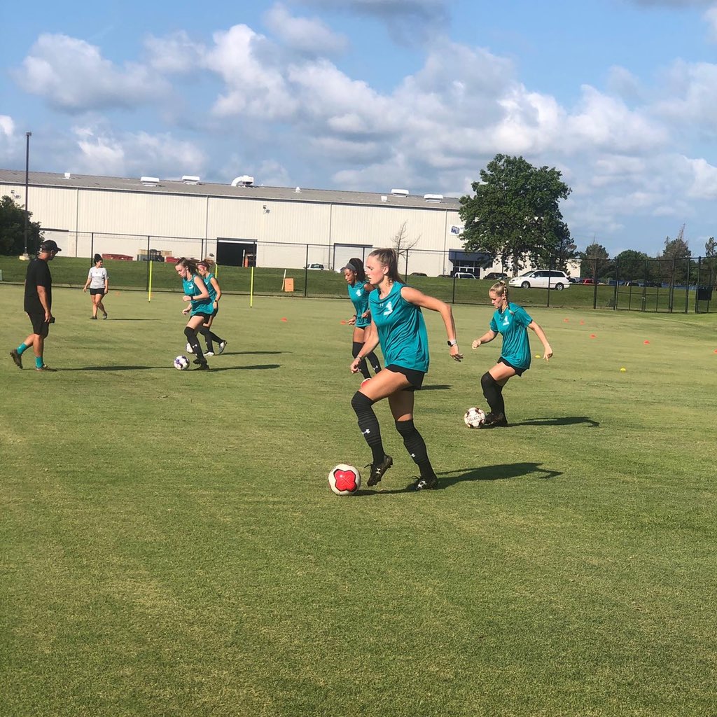 CoastalWSoccer's tweet photo. Excited to be back at it 😤⚽️ https://t.co/q7QwLizvq6