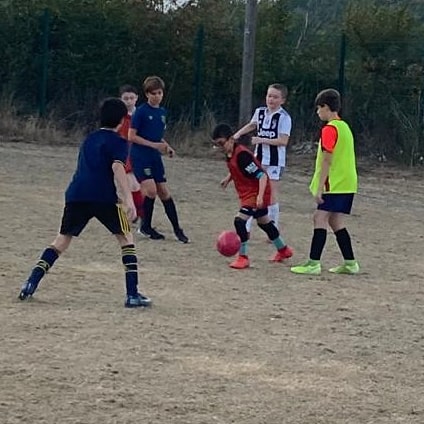TJYFC's tweet photo. MORE TRAINING:🔵 ⚪ Our U13s loved their first session back, well done all and good luck in your forthcoming season! #TJFC https://t.co/AAKOcqLkiR