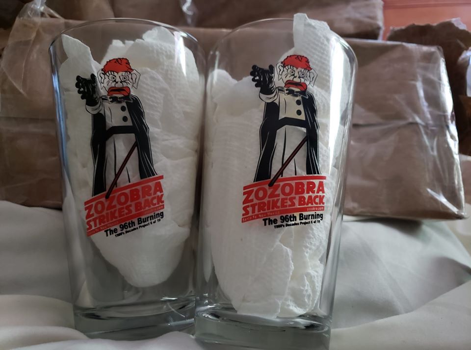 burn_zozobra's tweet photo. Friends with friends who send? It's a #Zozobra thing!

If you're a friend who will send, enjoy an @EspolonTequila #ZozoRita at Tomasita's, @DelCharroSF, Plaza Cafe Southside, Santa Fe Capitol Grill or Rio Chama. $1 from each glass goes to Santa Fe @Kiwanis Club to help kids! https://t.co/akxameYUQW