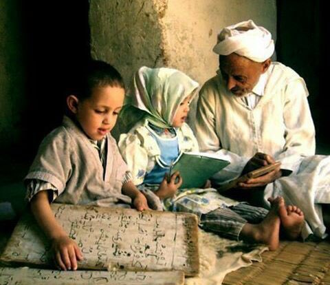علم ابنك القرآن ..  والقرآن سيعلمه كل شيء ♥️
