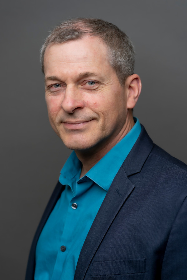 pathlightlaw's tweet photo. This week, meet CEC Vice President Brian Beckon who has 25 yrs of experience in nonprofits, start-ups & publicly-traded companies. FUN FACT: Brian was born in Taiwan to missionary parents https://t.co/i9X3uzbeJ5 #meettheteam #CECteam https://t.co/NZnzS5CbYc