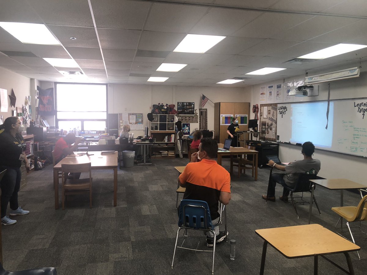 SulakCFB's tweet image. PLC time! #BuildingFutureLeaders #TalonTerritory