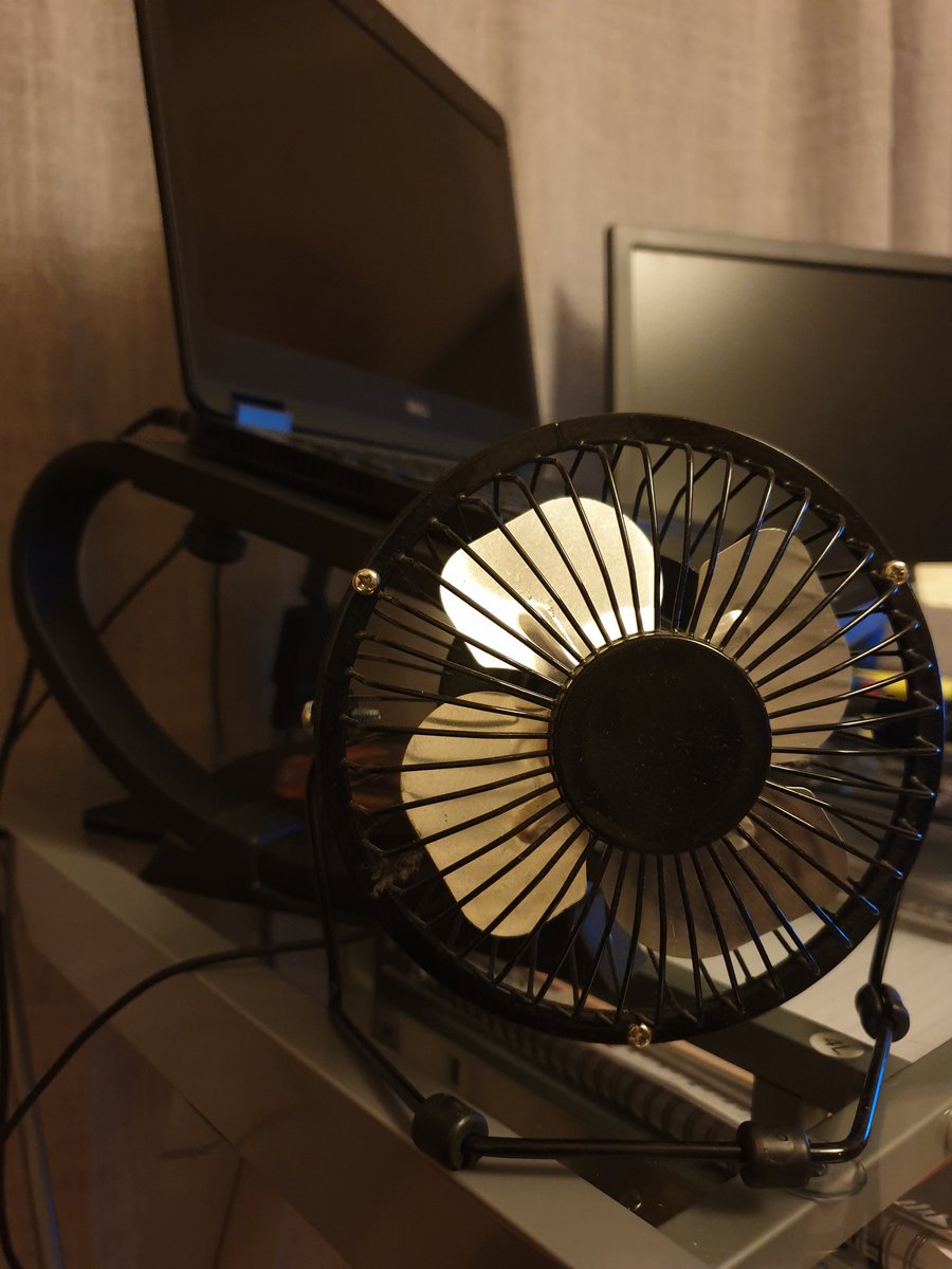 NJM71's tweet photo. Close up of the evil little f***** that's just stopped working! 😮 #fanshaming #heatwave https://t.co/8WXydN8WCW
