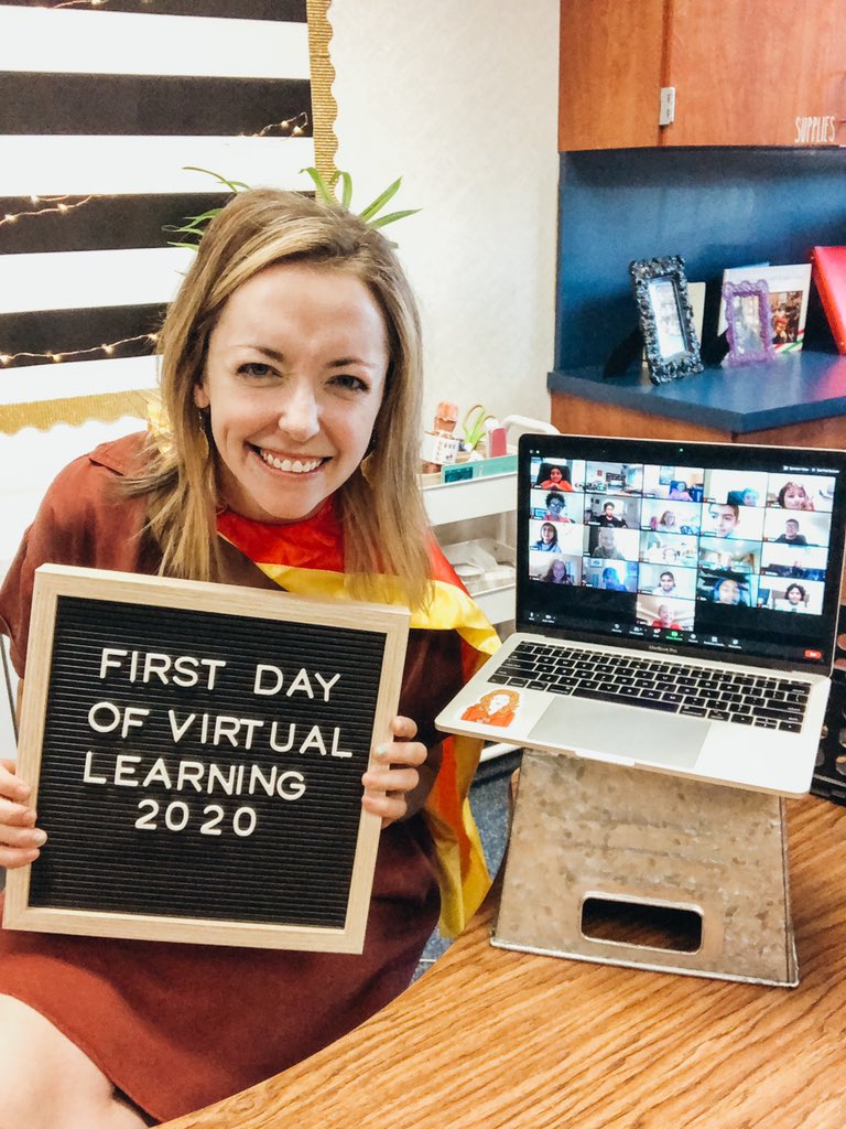greenmpatterson's tweet photo. HAPPY FIRST DAY! We loved spending the day with our 4th graders. It will be such a great school year! ❤️😍💞 @greenexplorers @greenjlac @Green_4th @greenamartin @greenamartin @Allen_ISD #allenisdfirstday #InThisTogether https://t.co/Yk9avGY4aT