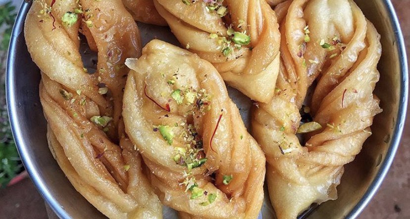 Simranjeet2020's tweet photo. "MOHABBAT KI ZANJEER" indian sweet , a day without sweet is incomplete like a day without smile 
Thankyou for 175 followers guys 
#indian #meal #delicious https://t.co/wK36zEgq0A