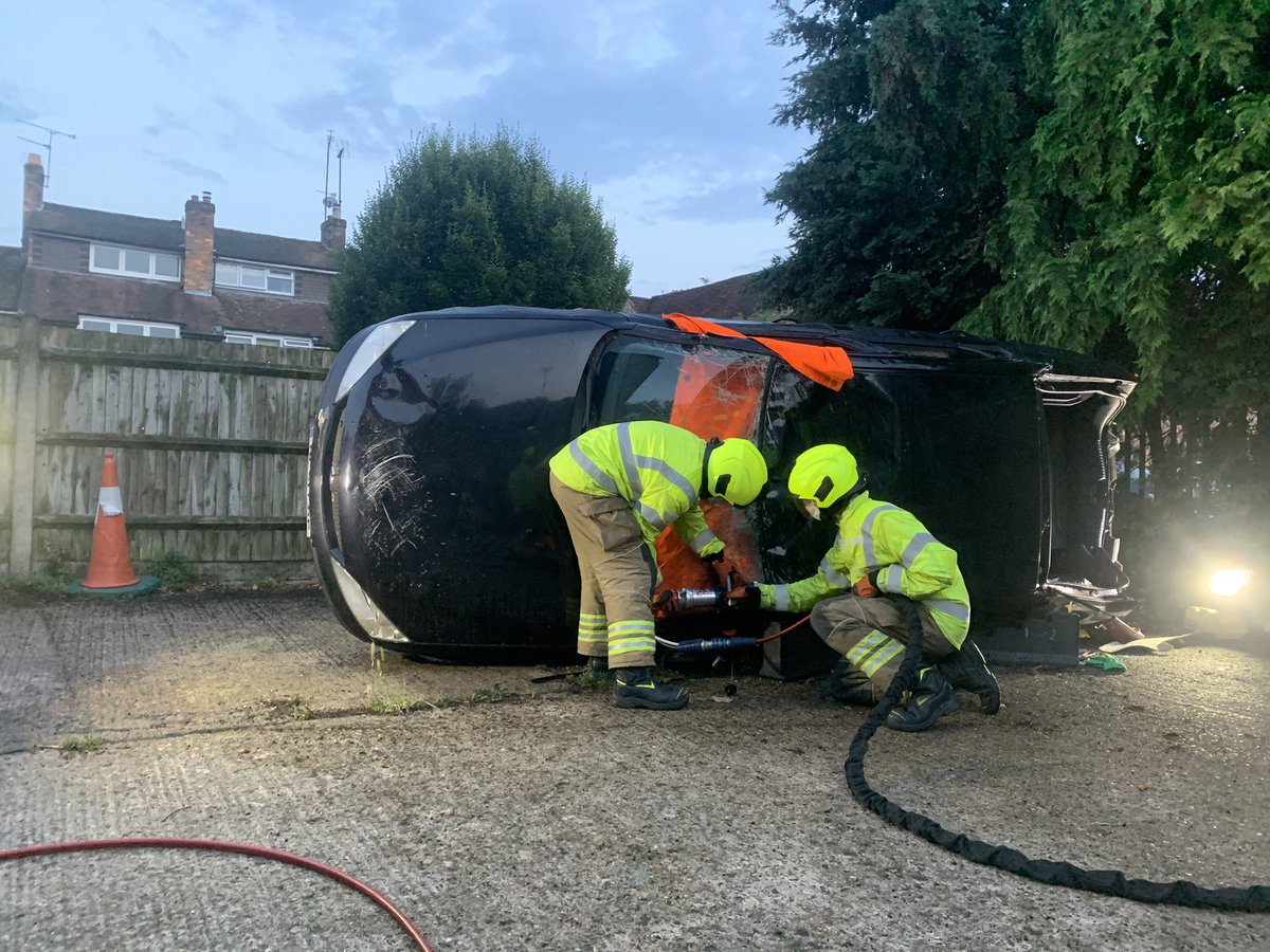 More RTC drills tonight for <a href="/MarkyateFire/">Markyate FireStation</a>. #DriveSafe #drivetoarrive #hotweather #notjustfire
