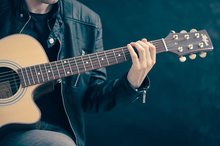 moneyline_media's tweet photo. Hal is back with a guitar lesson covering guitar tapping exercise!
#Coversong #Guitar #GuitarCover #Guitarexercise #guitarlesson #guitarlessons #Guitartabs #GuitarVideo #GuitarVideos #guitars #MoneyLineMedia #Music #Songs #Tappingexercise #Video #Videos https://t.co/CrvRQuvbmE https://t.co/ZNyoOQWcpV