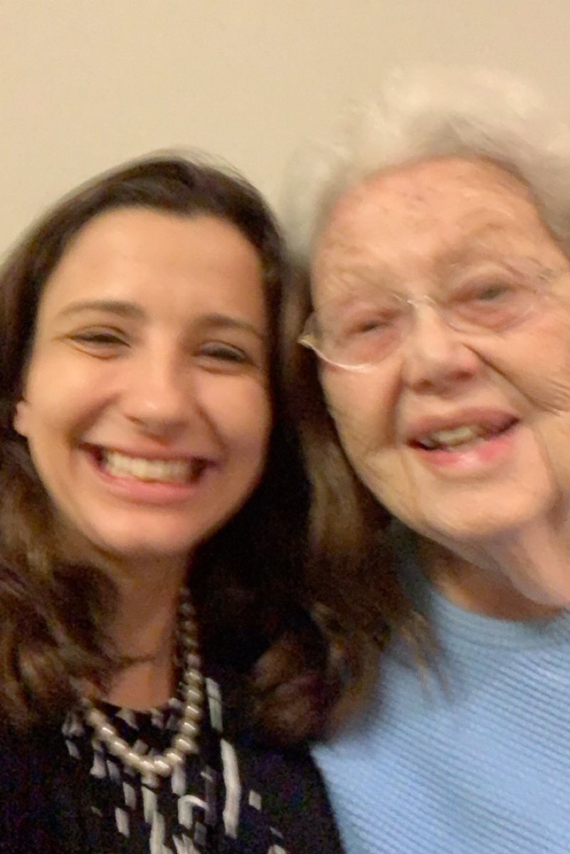 Tia_Kozar's tweet photo. I #Walk2EndAlz for my best friend Beth and to improve outcomes for my future patients to come💜 #ENDALZ https://t.co/C1j6y3gEoW