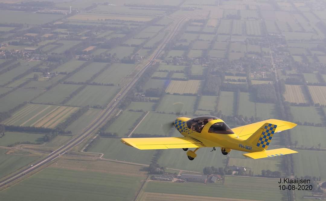 jeffreyklaaijse's tweet photo. Foto flight air to air met PH-3G2 @forfunflyer &amp; PH-4R1 10-08-2020 🤙🤙🤙 https://t.co/Pbcz6yhWKb