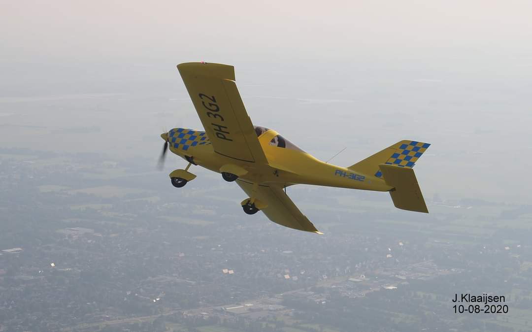 jeffreyklaaijse's tweet photo. Foto flight air to air met PH-3G2 @forfunflyer &amp; PH-4R1 10-08-2020 🤙🤙🤙 https://t.co/Pbcz6yhWKb