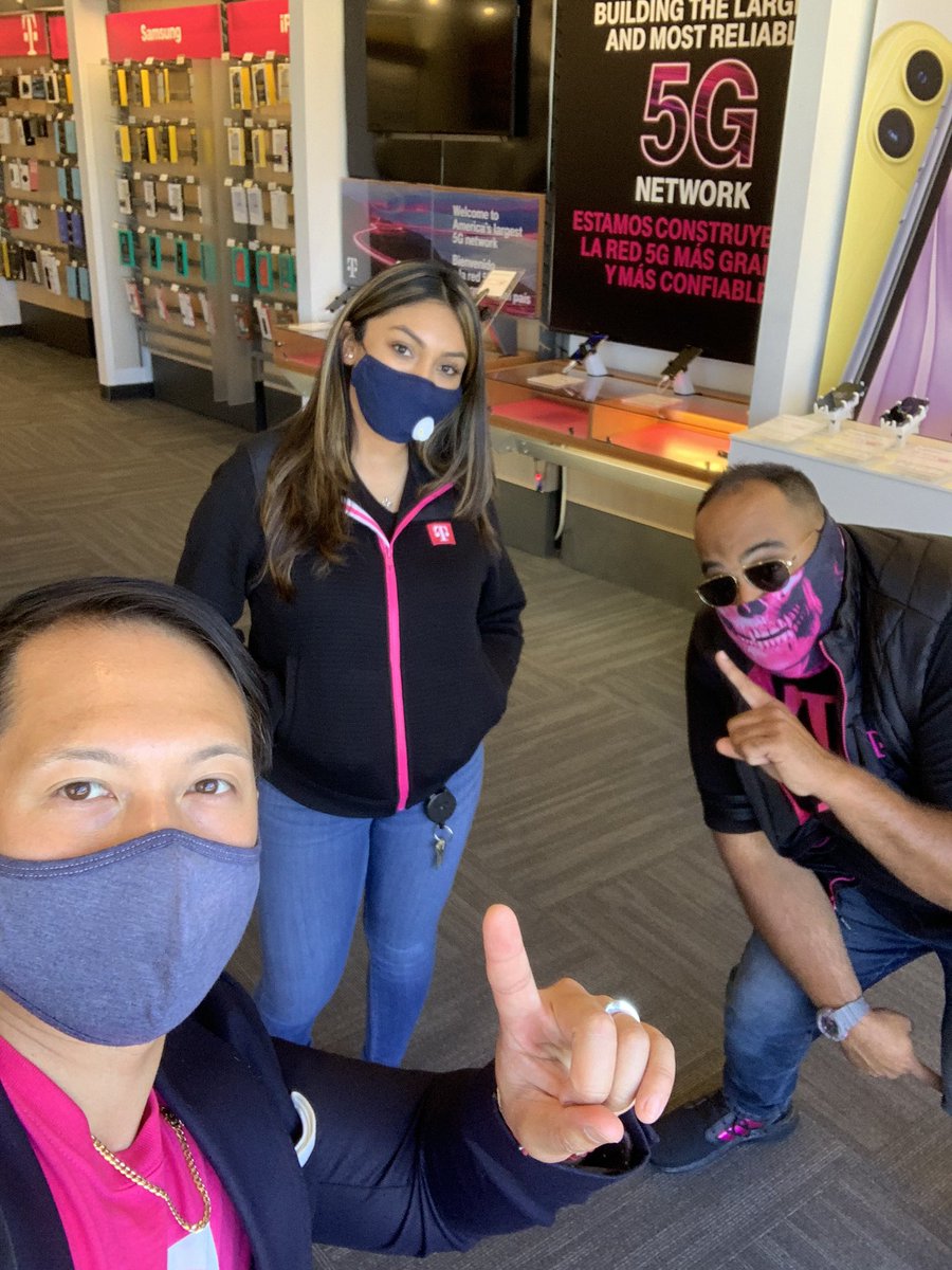 Small businesses can now say goodbye to scammers. Come see Daisy and the Palatine Team about #ScamShield ! Spend more time on what matters to you, like your business, and less time screening calls. #BeastMode #RDM #TMobileForBusiness #TFB