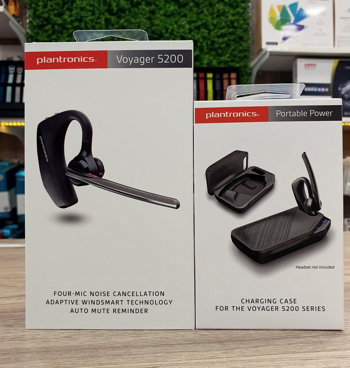 techwearvn's tweet photo. Plantronics Voyager 5200 tai nghe bluetooth ĐÀM THOẠI CAO CẤP cho DOANH NHÂN chưa có đàn em nào có thể vượt mặt.

🔥 Xem ngay: https://t.co/VcBHOEH95d

#techwearvn #techwearshop #techwear #plantronics #plantronicsvietnam #tainghedamthoai #tainghedoanhnhanh #tainghebluetooth https://t.co/TPR9mZAprj
