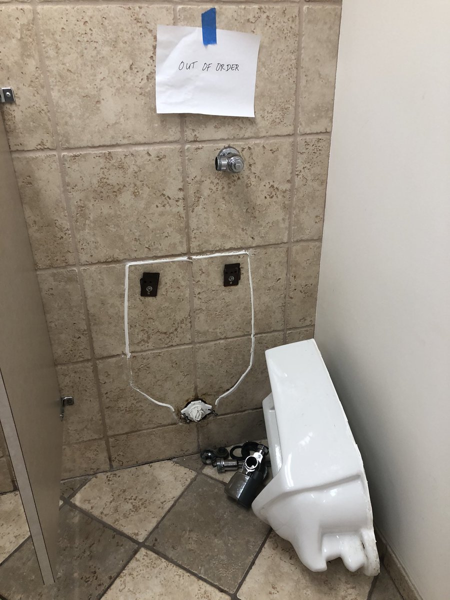 RKuschel's tweet photo. I was uncertain - good thing the sign was there for clarification. #thankscaptainobvious https://t.co/5sR8KcC2Kg