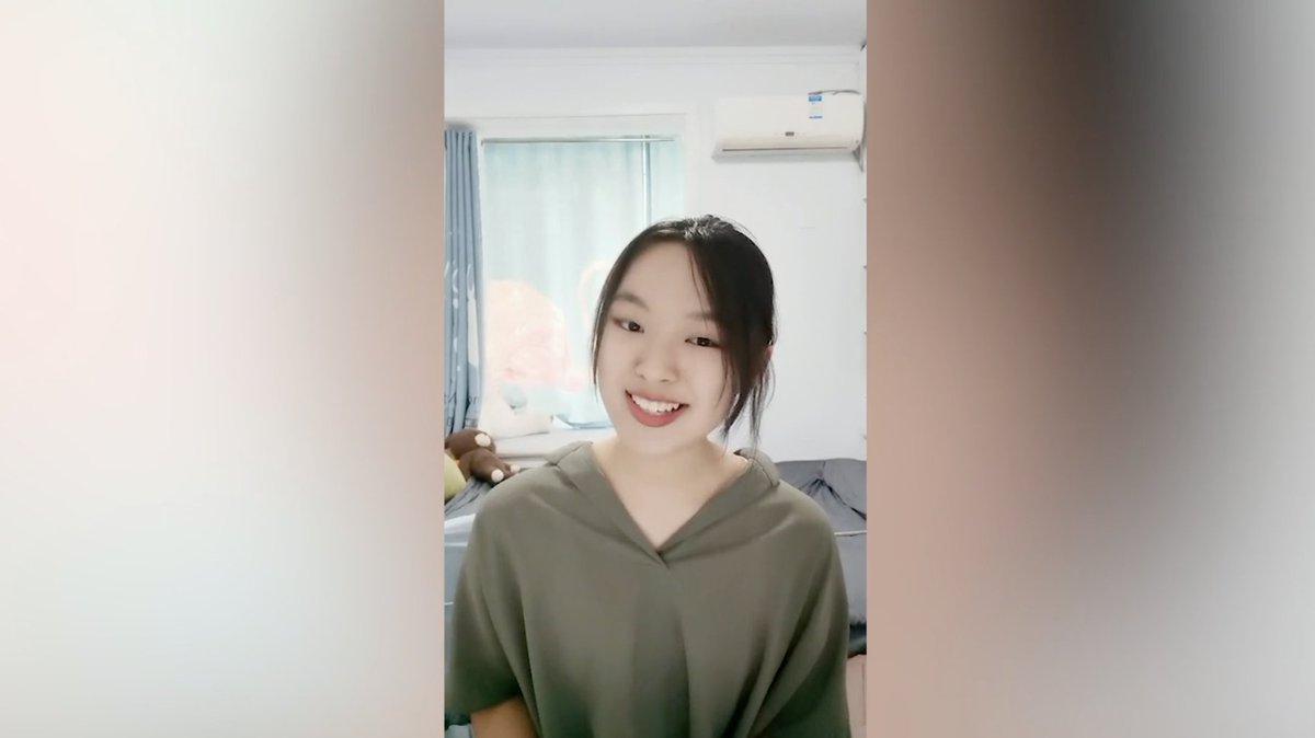 Monash_Arts's tweet photo. What's it like studying from home in China? If you missed last week's student takeover on our Facebook and Instagram Stories, find out first-hand from Bachelor of Media Communication student Sylvia Song 👩💻 https://t.co/X41JkxMPZo @MFJMonash #monashartsonline #MonashFromHome https://t.co/LgMFx6m7Pf