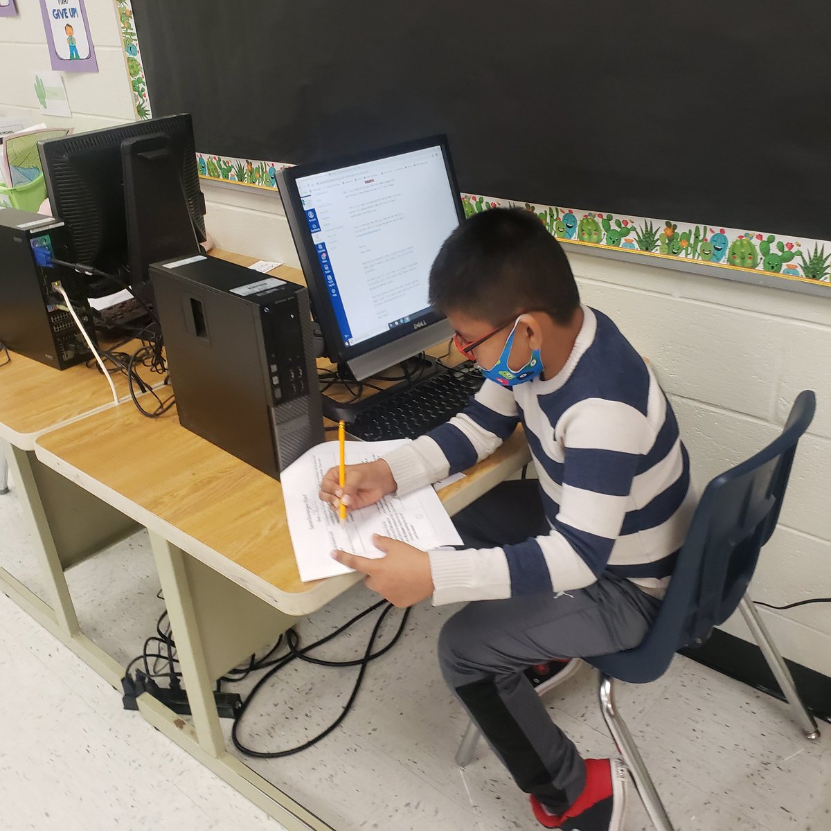 Exploring Canvas, scavenger hunt style #CCSDunited @crichlady <a href="/SandiHarrison22/">Sandi Price Harrison</a> <a href="/MRegan0123/">Dr. Rosario-Regan</a> <a href="/Hasty_Huskies/">Hasty Fine Arts Acad</a>