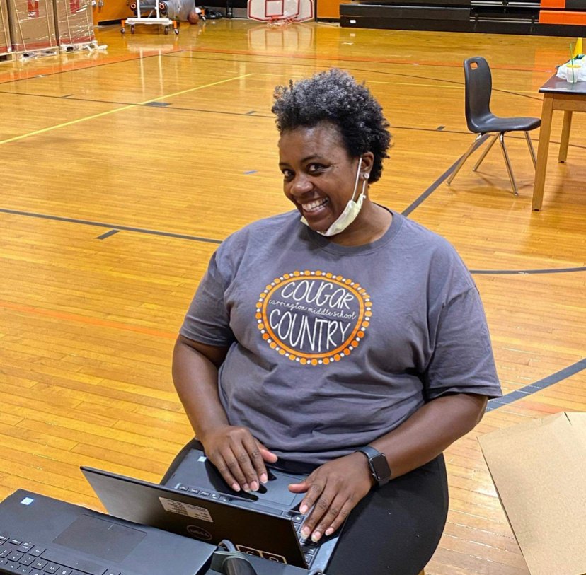 Carrington_DPS's tweet photo. Device Distribution was a huge success! Our students were able to receive their devices and materials today! Thank you everyone for your support! #cmstogether @DJonesDPS @DurhamPublicSch https://t.co/MXMFbOBqzo