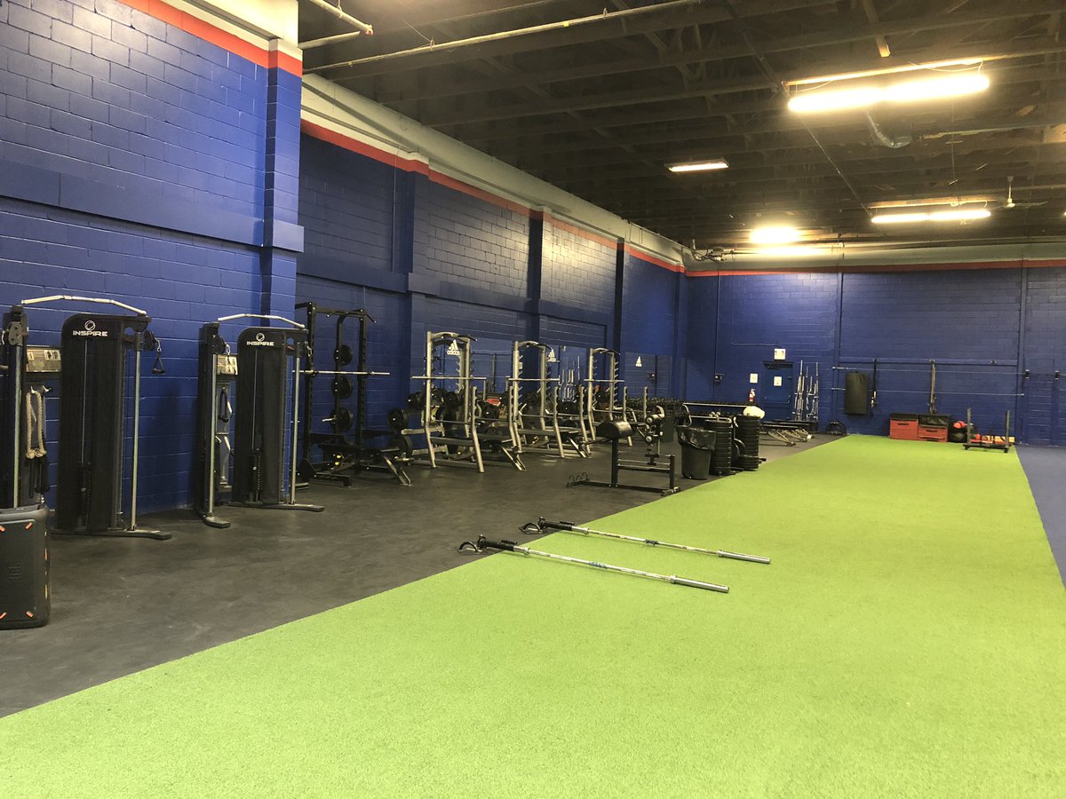TrueNorth_SP's tweet photo. Here are some shots of our amazing weight room at the @AthleteMatrix 

Lots of room to train athletes! 

Not pictured: 60 Yard Turf Track 🏃🏃‍♀️ https://t.co/QYT4ozqGwR