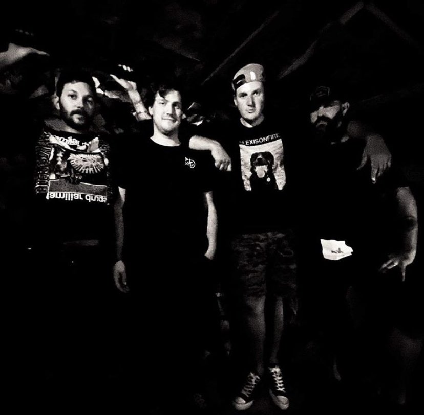 CatsHumans's tweet image. “Guys, pretend you’re in Slayer..”