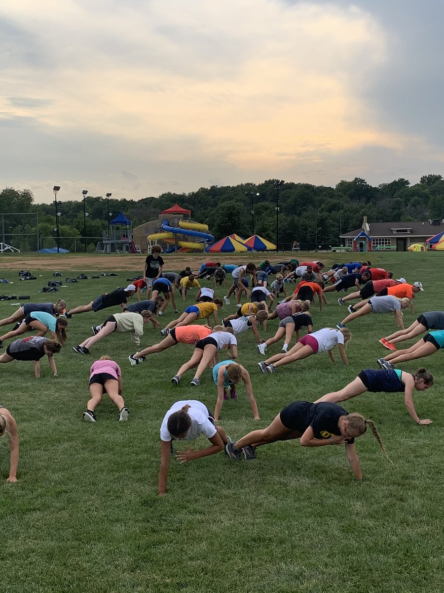 PellaDutchXC's tweet photo. Goal Setting : it’s important to name what you value, and where you want to go. You can’t hit a bullseye without first seeing having a target #BeyondTheCircumstances and Thanks @husbanddadatc for some injury evaluations https://t.co/PbFLvBGGVs