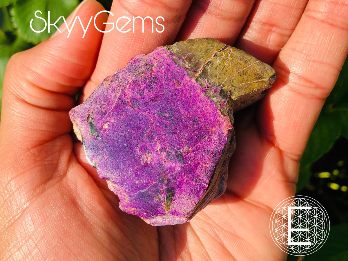 GemsSkyy's tweet photo. #skyygems #lovepeacecrystals #stichtite #serpentine #stichtiteinserpentine #stichtiteinserpentineslice #stichtiteslice #serpentineslice #crystalshop #polishedstichtiteinserpentine #polishedstichtite #crystals #rawstichtite #rawserpentine https://t.co/9Ny14SCkZp