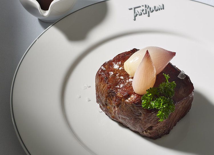 EaterNY's tweet photo. Thomas Keller’s luxe Hudson Yards restaurant TAK Room — where one of the entree dishes serving one cost $100 — has permanently closed due to the pandemic-related downturn https://t.co/DbV7XWKYRX https://t.co/DmgyVF95ZR