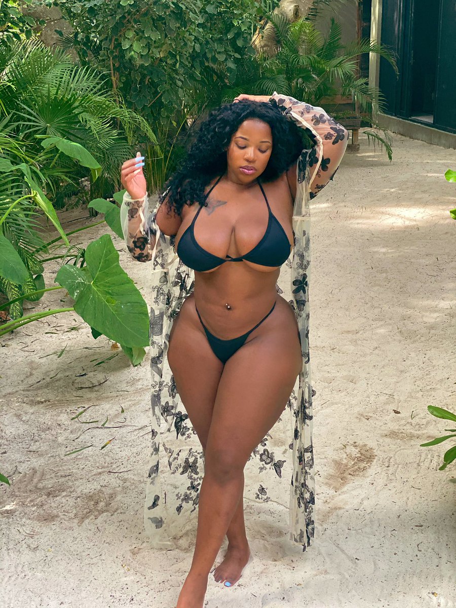 BriannaAmor's tweet photo. 💦🌴☀️ SUNKISSED https://t.co/HxHVdnyCy0