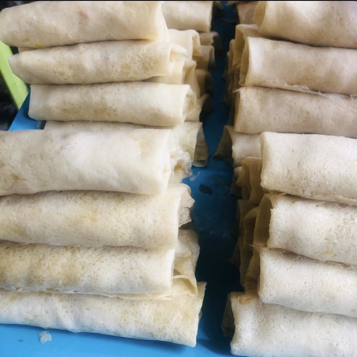 Poshkitchen1's tweet photo. Place your order for (Frozen) ready to fry Samosa and springroll 
#Smallchops 
#Smallchopsinabuja
#frozenspringroll
#FrozenSamosa https://t.co/3Z54iZxBJ1