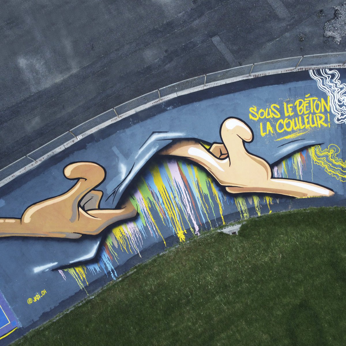 jazitzp's tweet photo. NOUVELLE FRESQUE. Réalisée au sol à l’occasion du UrbanArtVelodrome festival à Genève. Plus de 60 artistes durant 2 semaines. Pour voir les photos: https://t.co/xAwqAAsn8Z.  

@jazitzp https://t.co/rnvhPutm1Z