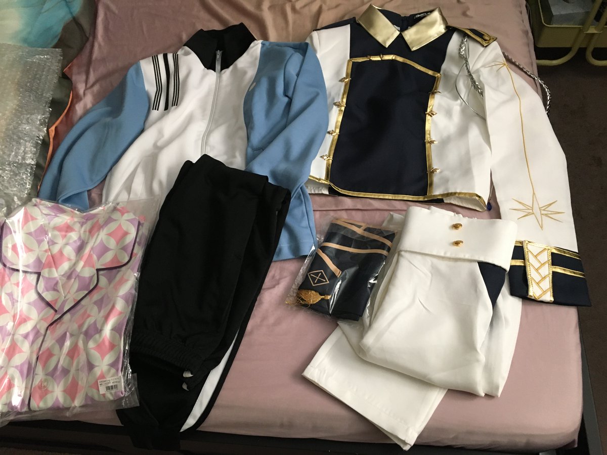 NekojoviCosplay's tweet photo. cosplays + new PJs aquired~~~ 
uhuhuhuhuh

#EnsembleStars #princeoftennis #idolhell https://t.co/RQNfMgPLv8
