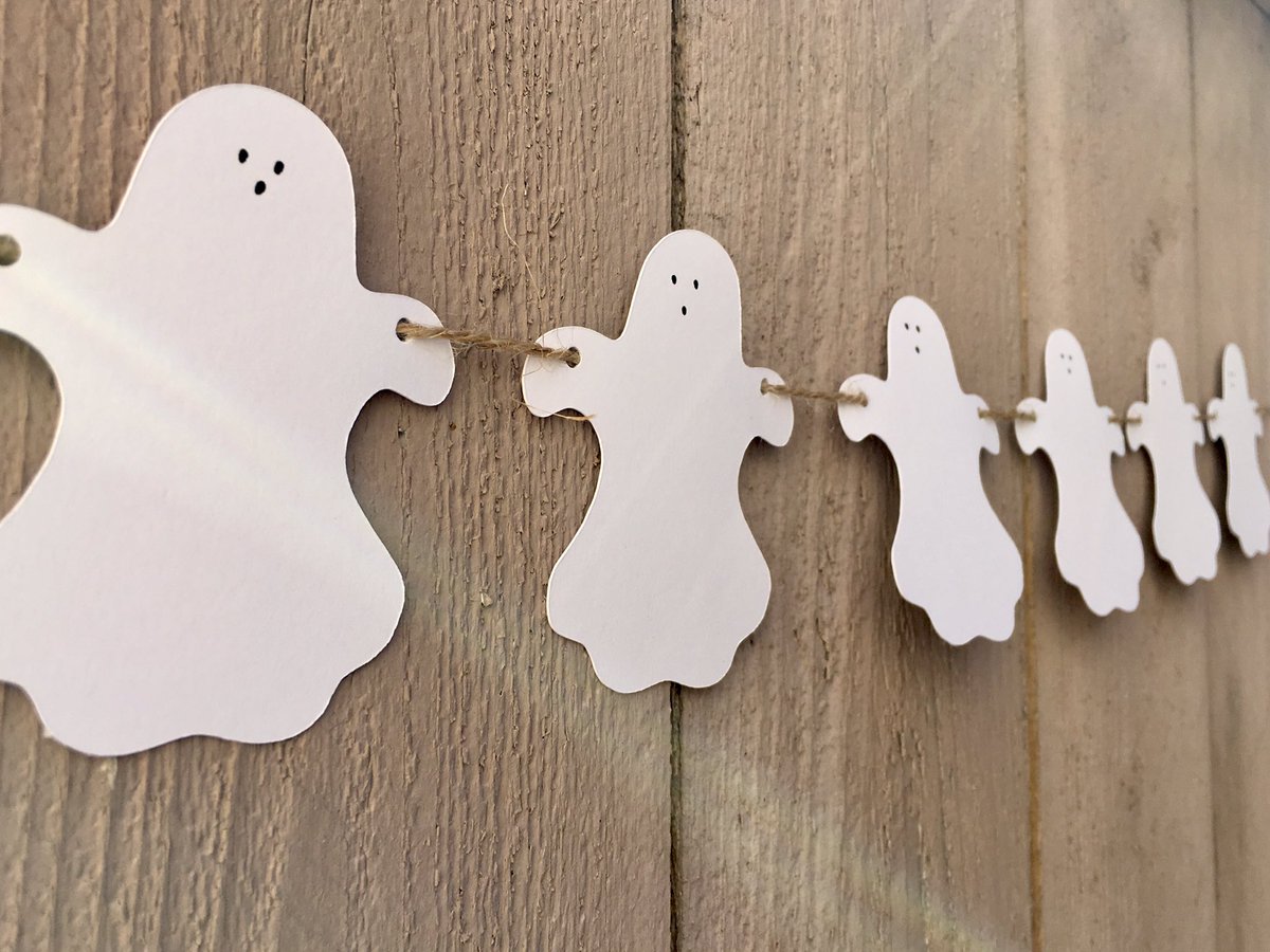 Papercutsnsuch's tweet photo. I can’t believe this adorable ghost banner has been selling already! It isn’t even September yet! There are only a few left on Amazon (link in bio) but I’ll be restocking next week. #ghost #haunting #halloweendecor #halloweenbanner #ghostdecor #halloween https://t.co/iZiVROen94 https://t.co/VAbMv2I237