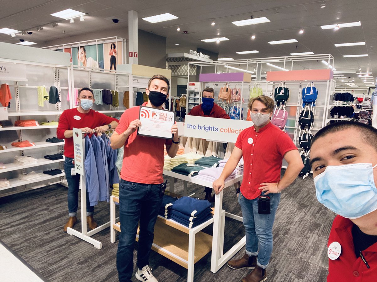Great day at D448! Final intern walk! 🌟Good luck at school!📚 ⁦<a href="/DavidWyantHires/">David Wyant</a>⁩ ⁦<a href="/TargetCareers/">Target Careers</a>⁩ ⁦<a href="/wmwwheels/">Whitney Mrozinski</a>⁩ ⁦<a href="/JayYezzi/">Jay Yezzi</a>⁩