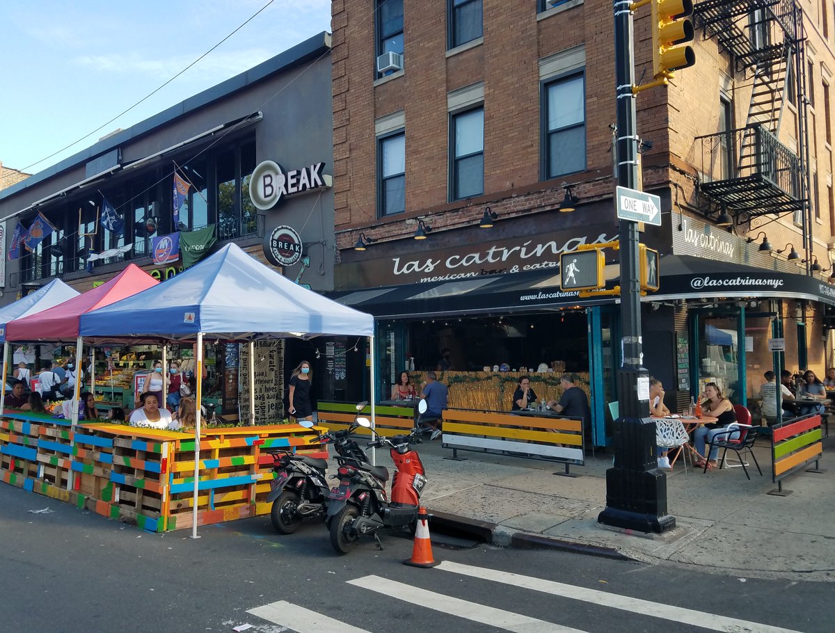 Las Catrinas is a Tulum, Mexico inspired eatery at 32-02 Broadway, 11106 which has set up a colorful outdoor dining experience. Head over for tacos, nopales and their signature cocktails.

#nycopenrestaurants #openrestaurants #astoria #queensny #nycsmallbusiness #mexicanfood
