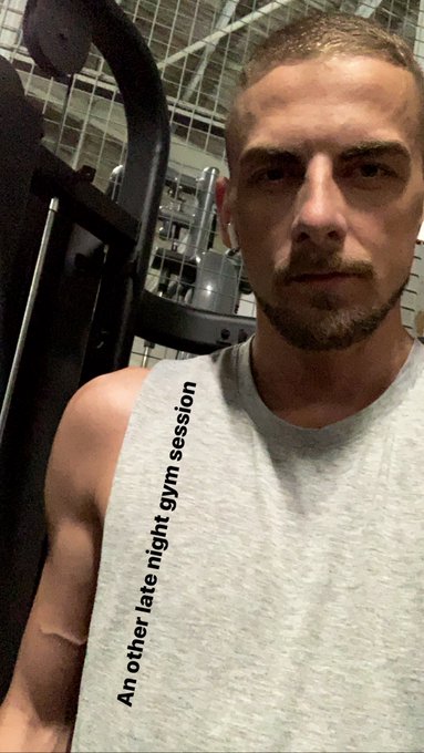 A late night gym session who would be up for fun in the showers 
?RETWEET?

https://t.co/AqmuCl7Gts https://t
