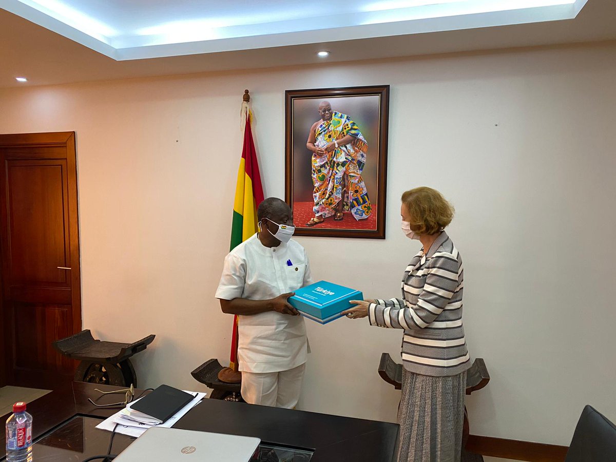 TC_AkraBE's tweet photo. Büyükelçi Özlem Ergün Ulueren, Gana Maliye Bakanı Ken Ofori-Atta’ya nezaket ziyaretinde bulunmuştur. 

Ambassador Özlem Ergün Ulueren paid a courtesy call to Hon. Mr. Ken Ofori-Atta, Minister for Finance of Ghana. https://t.co/59eduBMHZP