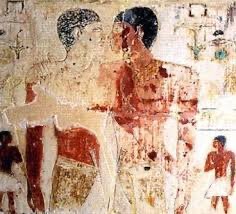 Dans leurs tombes il y a plusieurs peintures sur lesquelles on peut les voir montrer des gestes d’affection dont leurs nez qui se touche. Dans l’ancienne Égypte cela représentaient un baiser.
