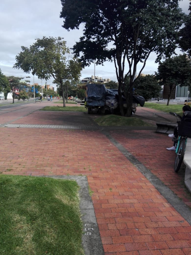soyyefervega's tweet photo. Solicito acompañamiento de @Integracionbta con toda la política social para los habitantes de calle que están ubicados en la cll 116. 

@SeguridadBOG hacer seguimiento, denuncian existencia de bandas organizadas expendiendo drogas fungiendo ser recicladores o habitante de calle. https://t.co/JAAeScJ9O1