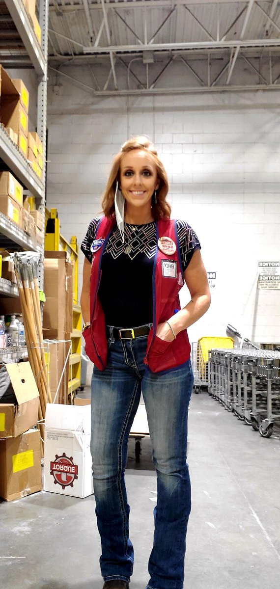 ProSpecialistEm's tweet photo. If you're insecure, guess what? The rest of the world is too. Don't overestimate the #Competition &amp; underestimate yourself. You are better than you think! I surpassed my #Sales #goals for the month of August &amp; have over half the month to go! @Lowes @LowesCareers @timdaleynymetro https://t.co/JEA1uM2NVK