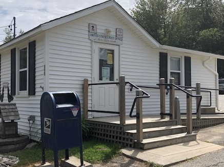 StandByYourMail's tweet photo. The #USPostalService delivers 48% of the world's mail, and is the largest employer in some states. #StandByYourMail #Savethepostoffice stop #USPSsabotage #MailedIt #USPS #APWUnited https://t.co/ZsGezwBaWg