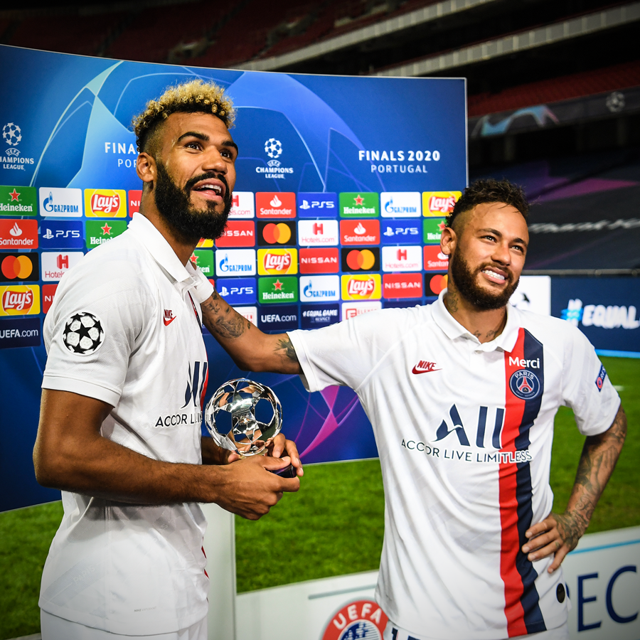 brfootball's tweet photo. Neymar gave his Man of the Match award to Choupo-Moting 🤗 https://t.co/q19juEI4CN