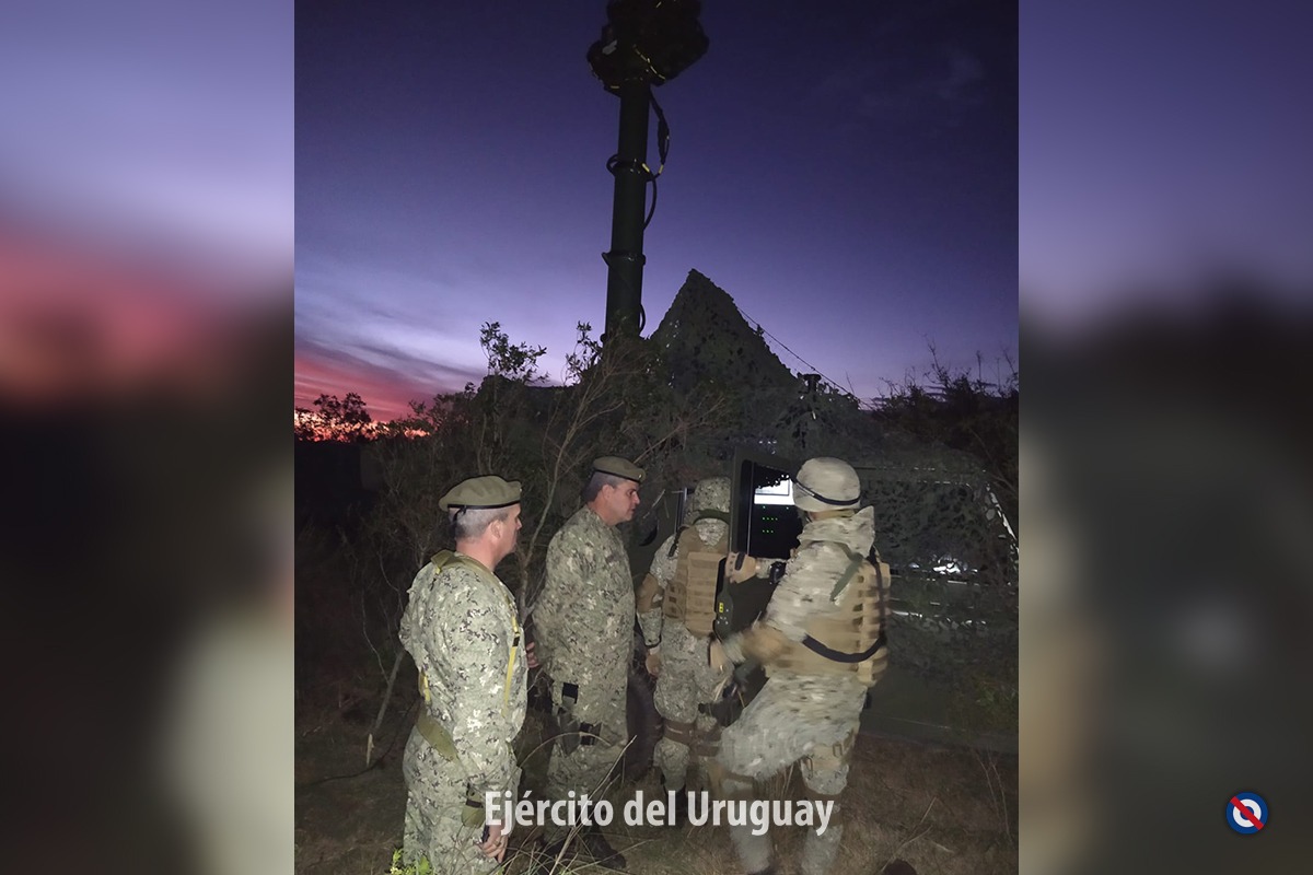 EJÉRCITO DE URUGUAY - Página 30 EfQPA3cWkAEbb2n?format=jpg&name=medium