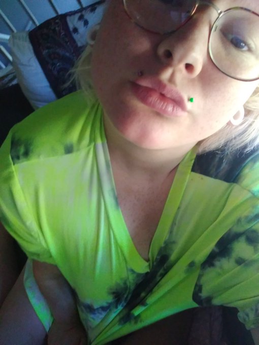 Me. Not have. Cash app. Pay pal. Or bank info. Me not scammable. Please feel free to  Fuck yourself  Watching<a href="/tag/fatfreakyangel"class="tags"><span>#fatfreakyangel</span></a>